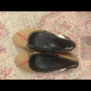 Little girls Burberry flats